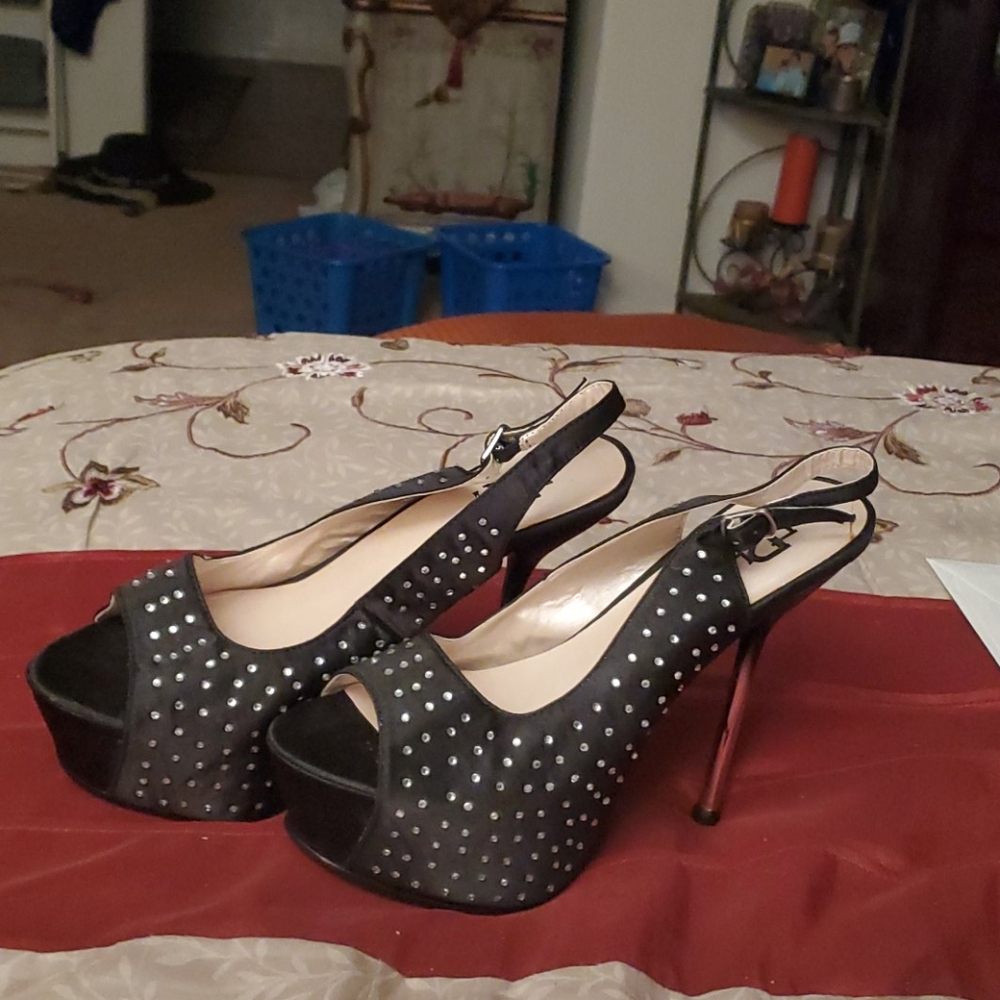 Super cute black n rhinestone platforms!